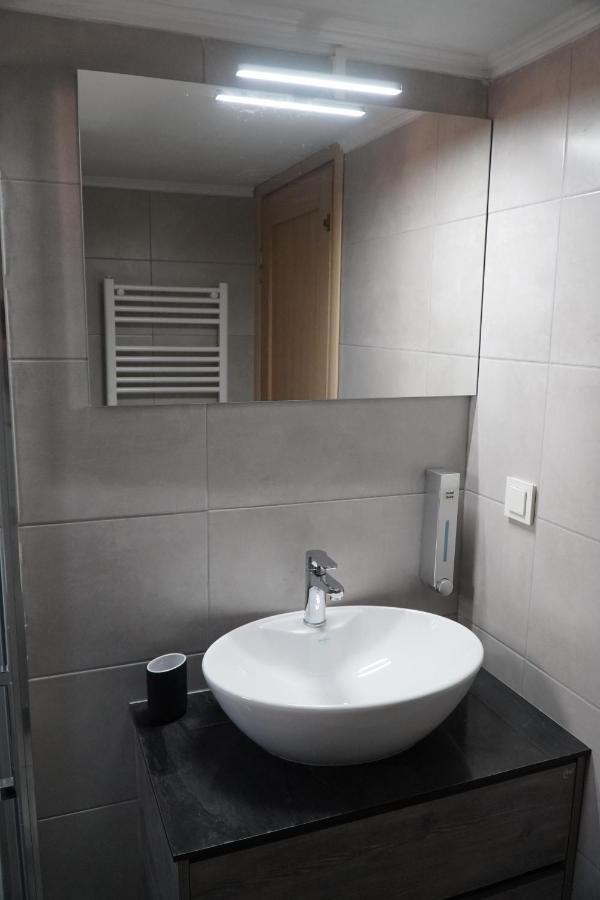 Modern Apartment In Οld Τown Selanik Dış mekan fotoğraf